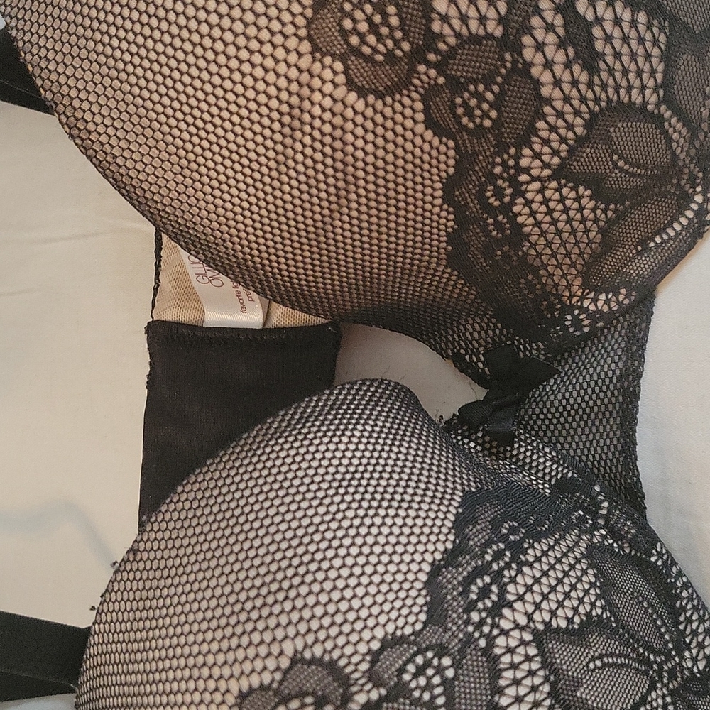 Black lace bra with underwire, EUC!🎊🎉 - Picture 2 of 10